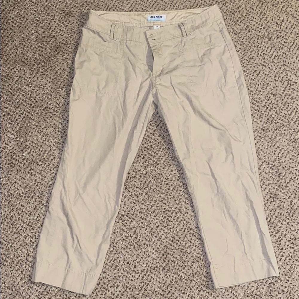 Old Navy khaki capris